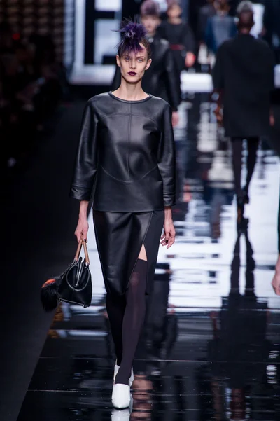 Look 32